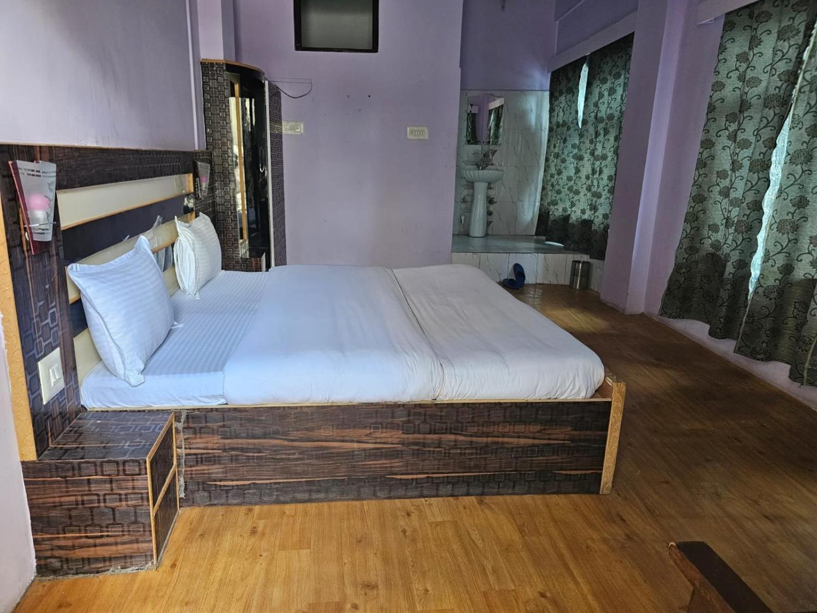Hotel Afzal And Restaurant Kargil Zewnętrze zdjęcie